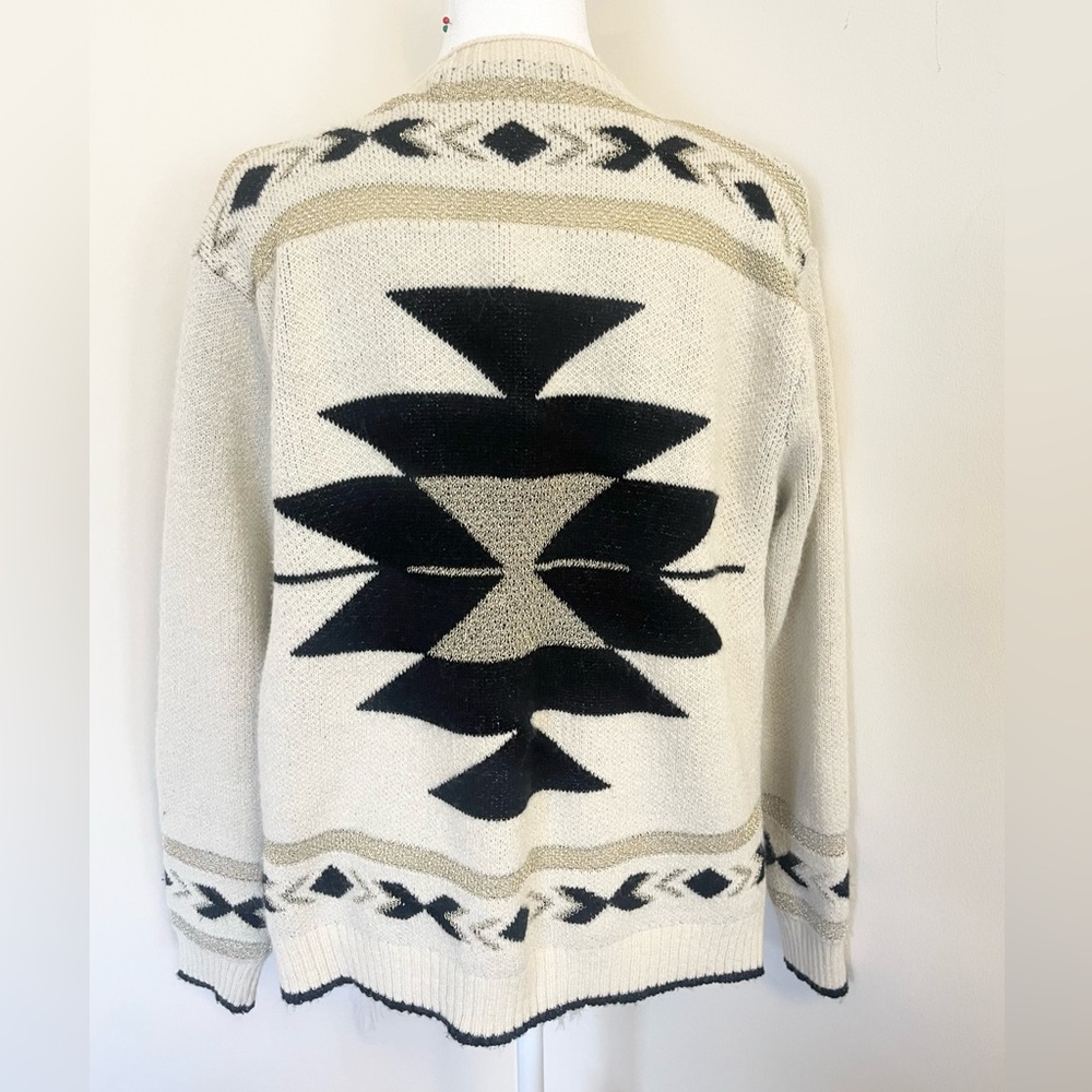 Gorgeous Tribal Print Open Front Fringed Sweater! - image 6